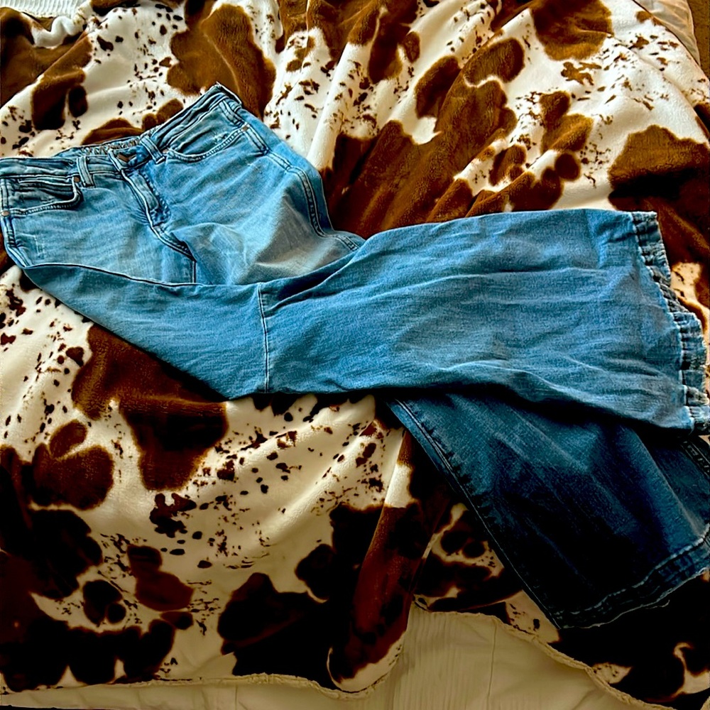 MOVING SALE WRANGLER HIGH RISE FLARE WOMENS JEANS